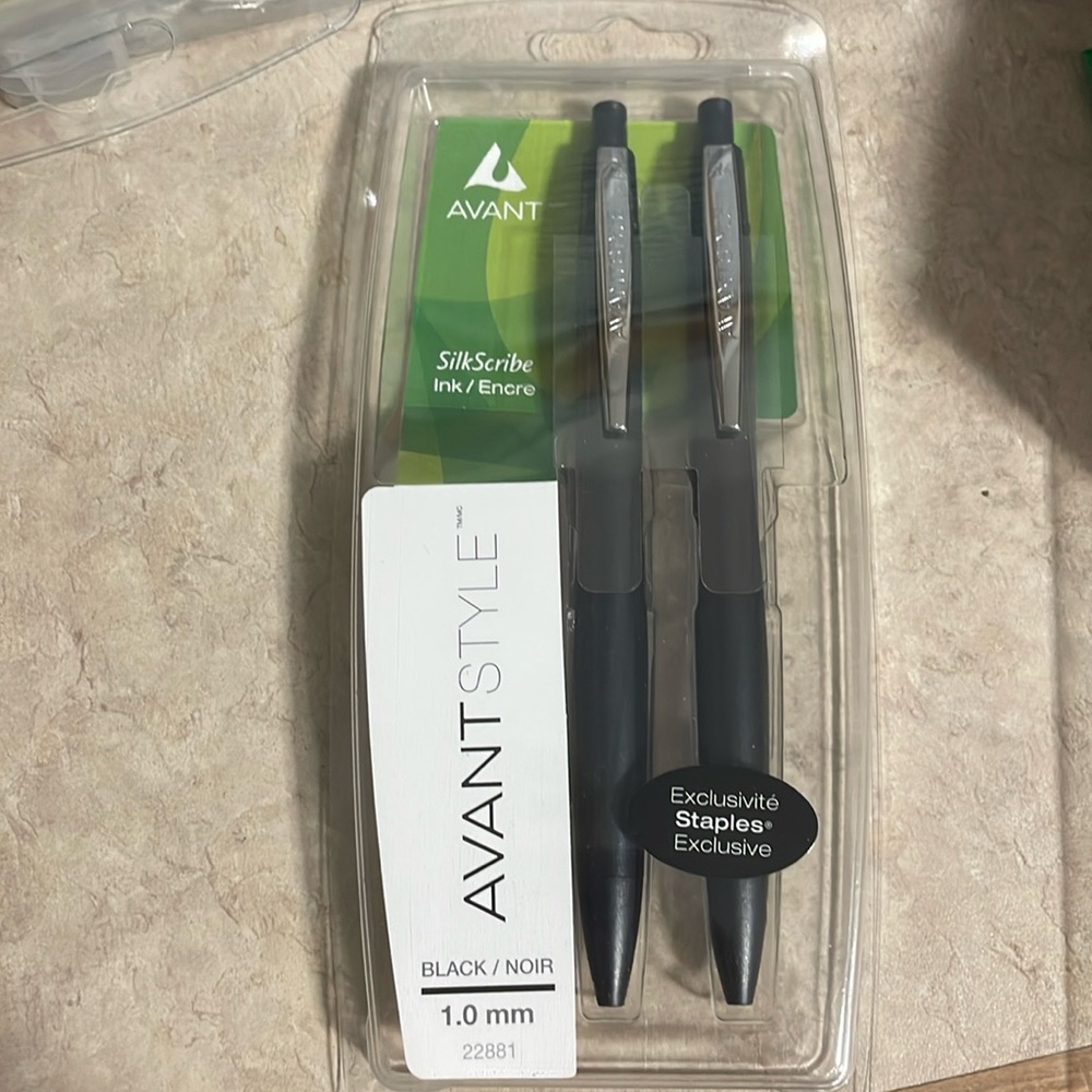 Avant Style Pen - 2 Pens in the one pack. Black. 2 packs. So 4 pens.